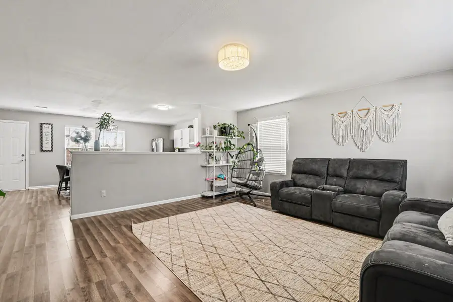 5756 Buchanan Avenue Sw, Wyoming, MI 49548 - #3