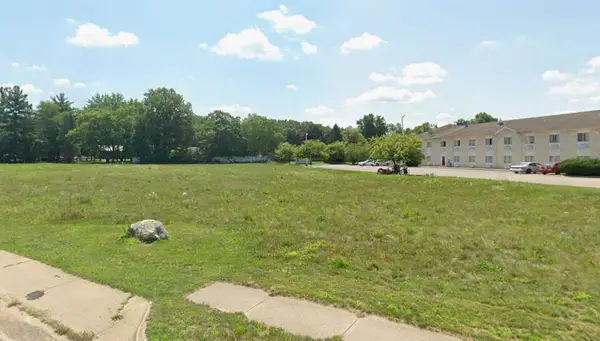 VL Amerihost Drive, Dowagiac, MI 49047