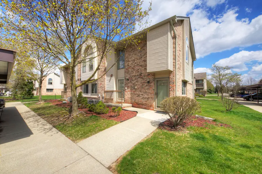 42779 Lilley Pointe Drive, Canton, MI 48187 - #2