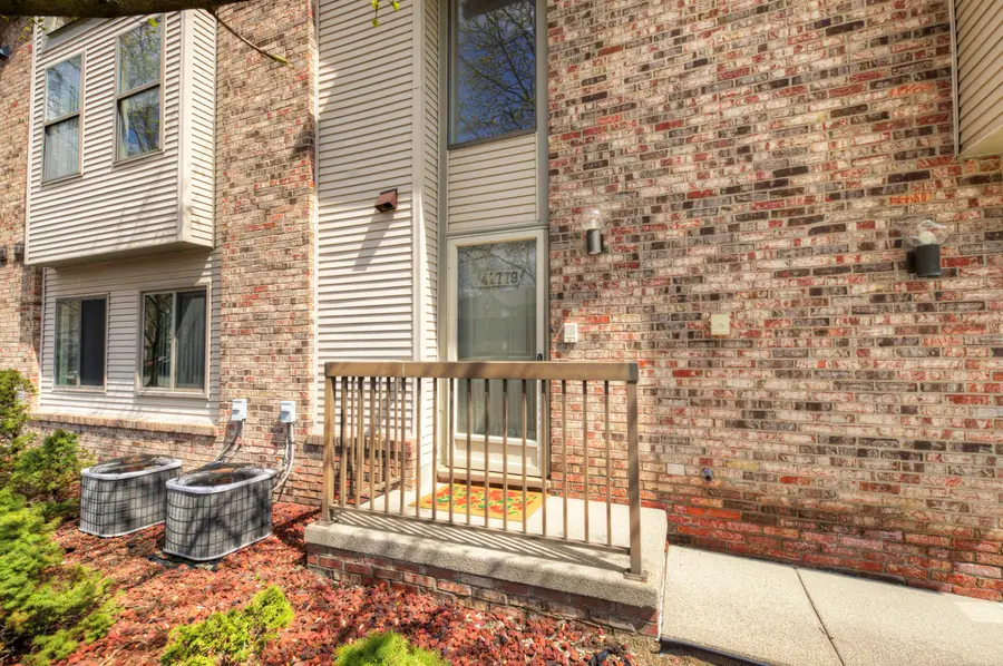 42779 Lilley Pointe Drive, Canton, MI 48187 - #3