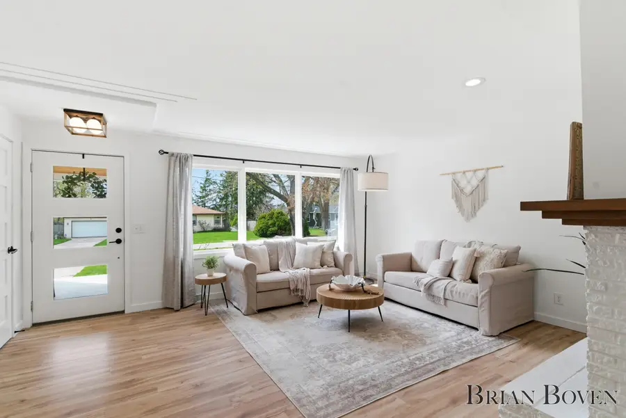 3728 Williamson Avenue Ne, Grand Rapids, MI 49525 - #2