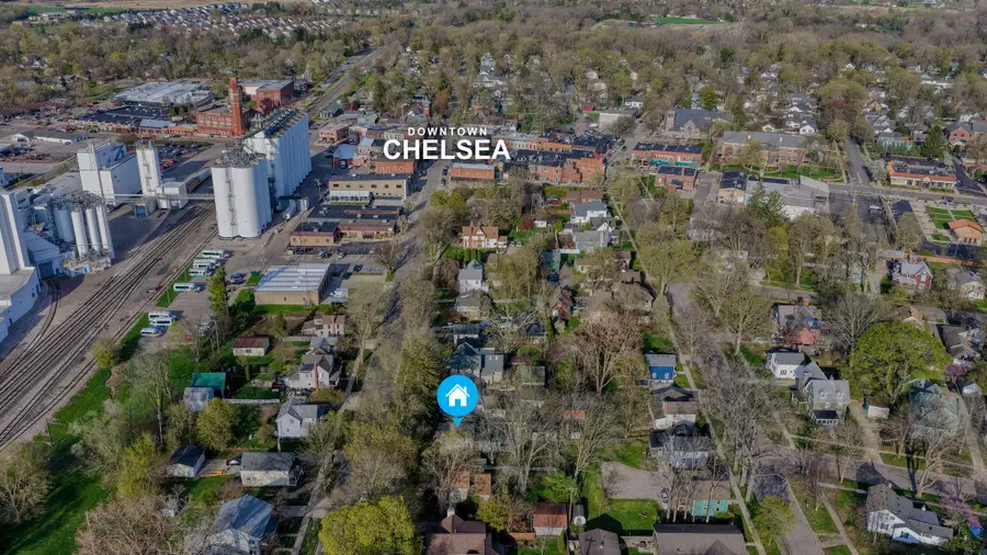 303 W Middle Street, Chelsea, MI 48118 - #2