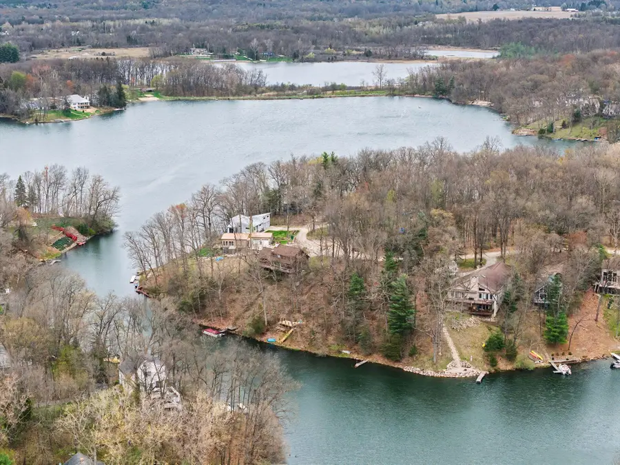 132 Hollybrook Ct, Jerome, MI 49249 - #2