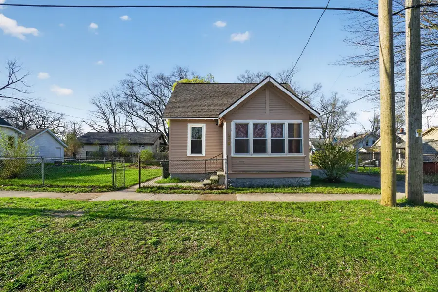 379 E Dale Avenue, Muskegon, MI 49442 - #3