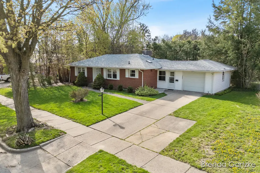 1880 Lynne Lane Nw, Grand Rapids, MI 49504 - #3