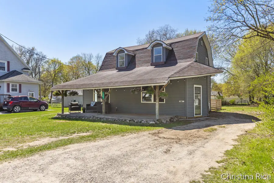 1007 N 4th Street, Greenville, MI 48838 - #3