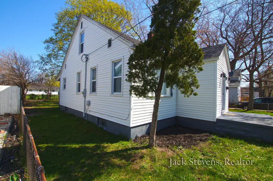 694 E Isabella Avenue, Muskegon, MI 49442 - #3