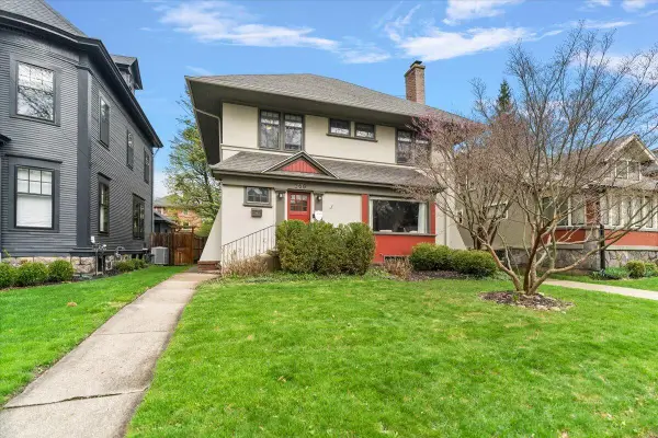 566 Prospect Avenue Se, Grand Rapids, MI 49503