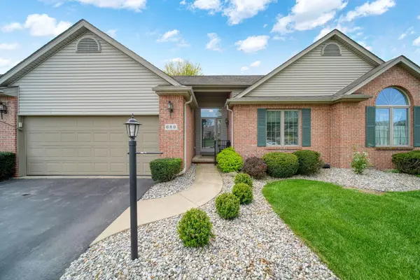 689 Korey's Circle #16, Blissfield, MI 49228