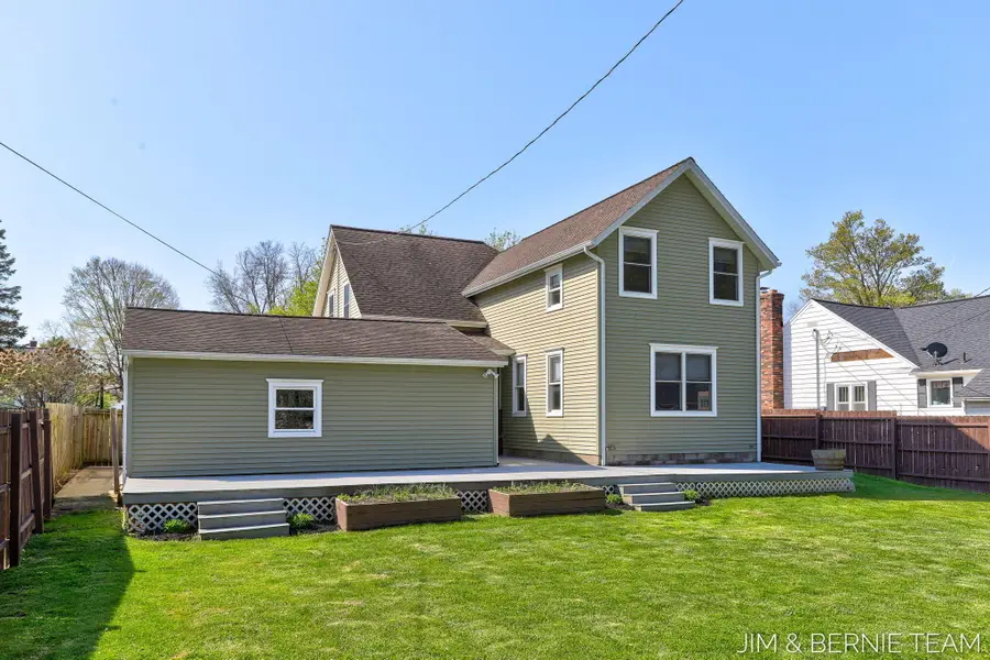 511 W Clinton Street, Hastings, MI 49058 - #2