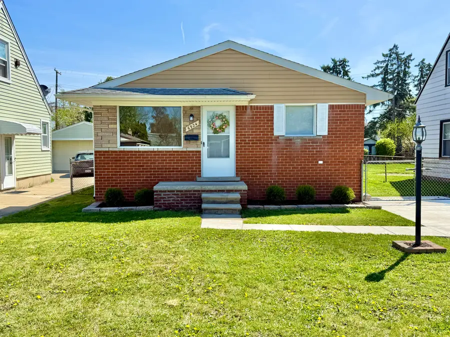 6924 Belton Street, Garden City, MI 48135 - #2