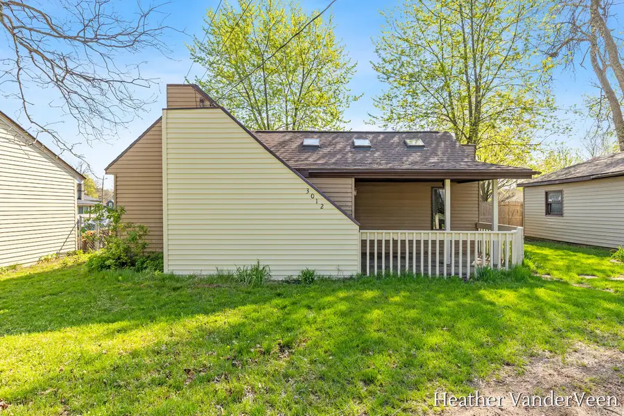 3012 Longstreet Avenue Sw, Wyoming, MI 49509 - #2
