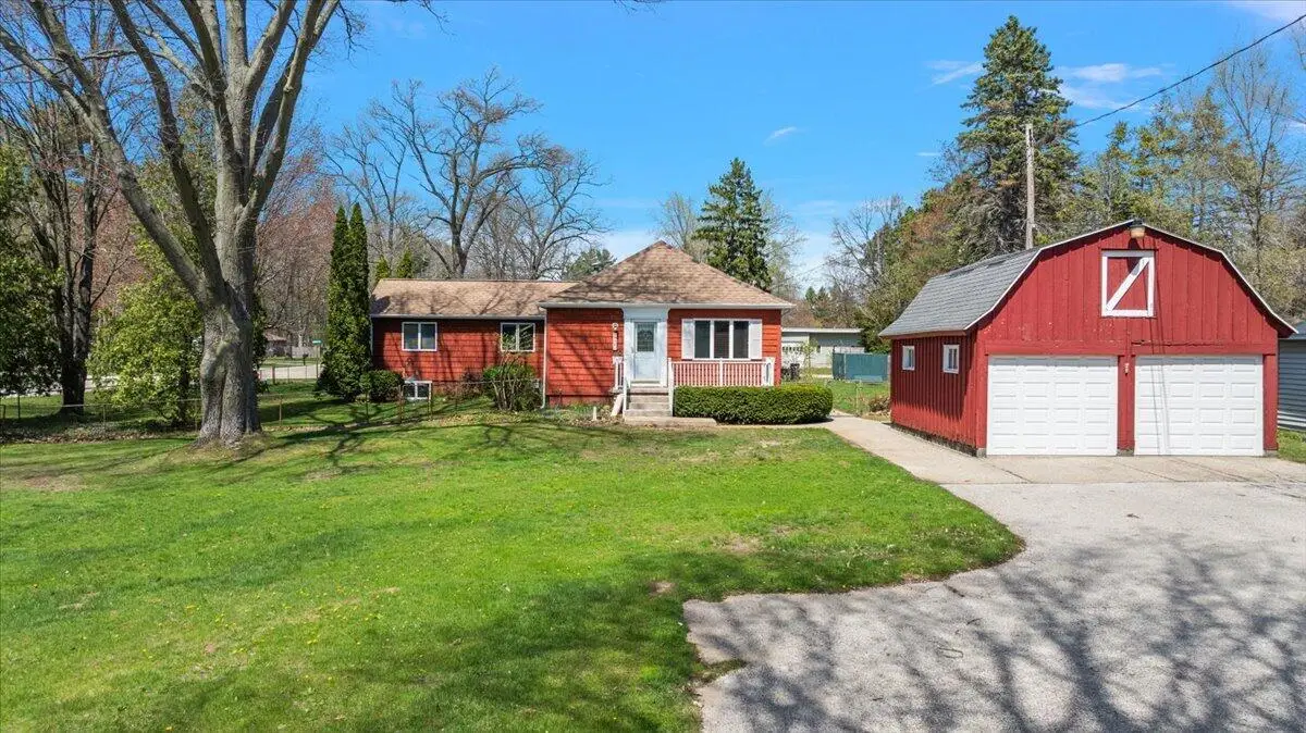 950 W Giles Road, Muskegon, MI 49445 - #1