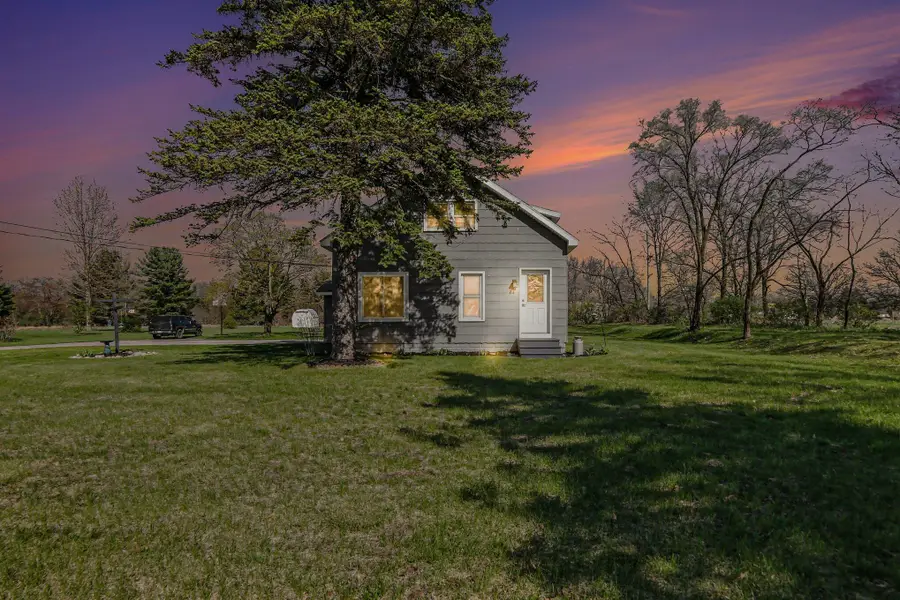 924 S Wolf Lake Road, Muskegon, MI 49442 - #2