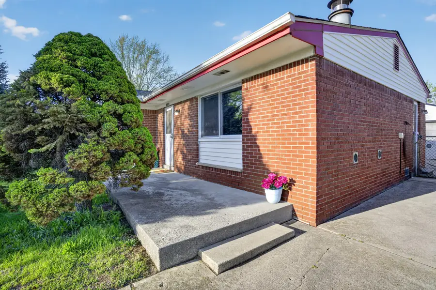 11137 Jackson Street, Van Buren Township, MI 48111 - #2