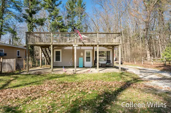 11327 Hemlock Street, Holton, MI 49425