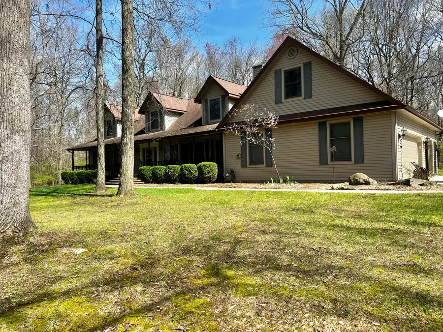1401 Meadow Lane, Hillsdale, MI 49242 - #3