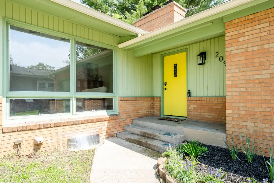 2099 Russell Road, Benton Harbor, MI 49022 - #2