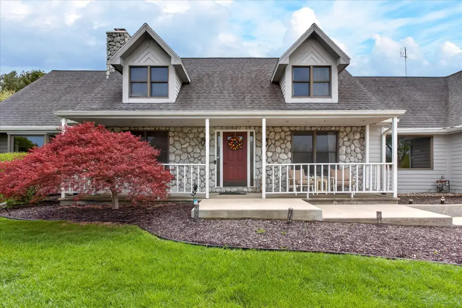 350 S Bluffwood Terrace, Saint Joseph, MI 49085 - #2