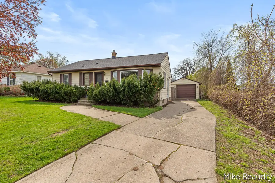 2135 Avon Avenue Sw, Wyoming, MI 49519 - #2