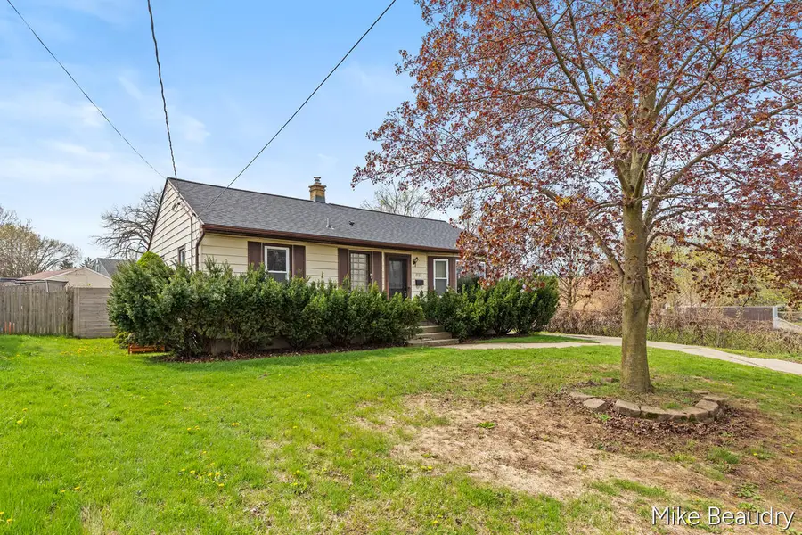 2135 Avon Avenue Sw, Wyoming, MI 49519 - #3