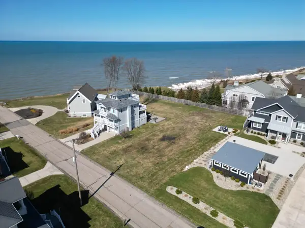7251 Lakeview Avenue, South Haven, MI 49090