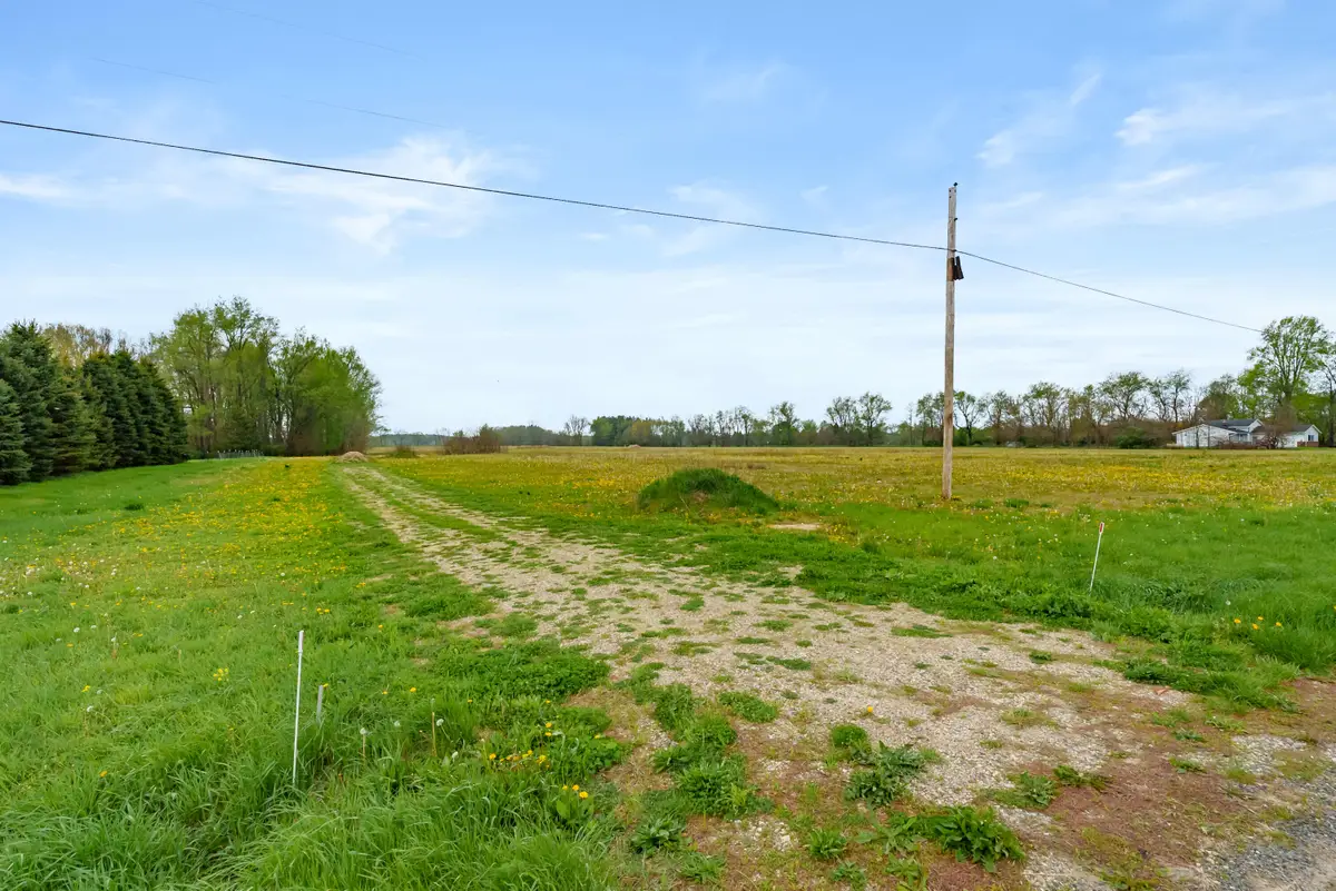 8090 E W Avenue E, Vicksburg, MI 49097 - #1