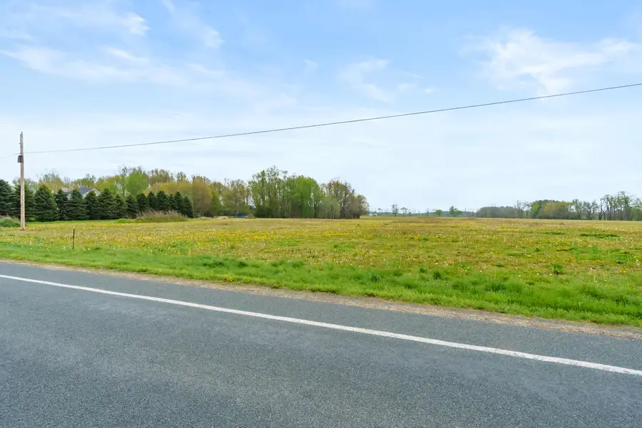 8090 E W Avenue E, Vicksburg, MI 49097 - #3