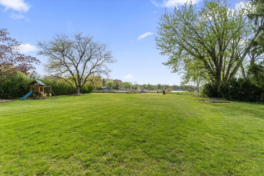 70328 Lakeview Drive, Edwardsburg, MI 49112 - #2