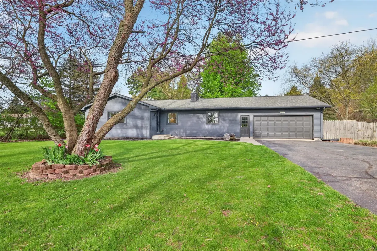 1533 N 33rd Street, Galesburg, MI 49053 - #1