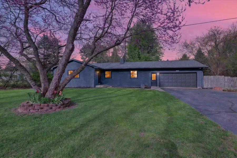 1533 N 33rd Street, Galesburg, MI 49053 - #2