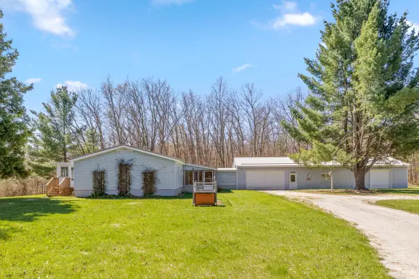 7291 S 184th Avenue, Holton, MI 49425