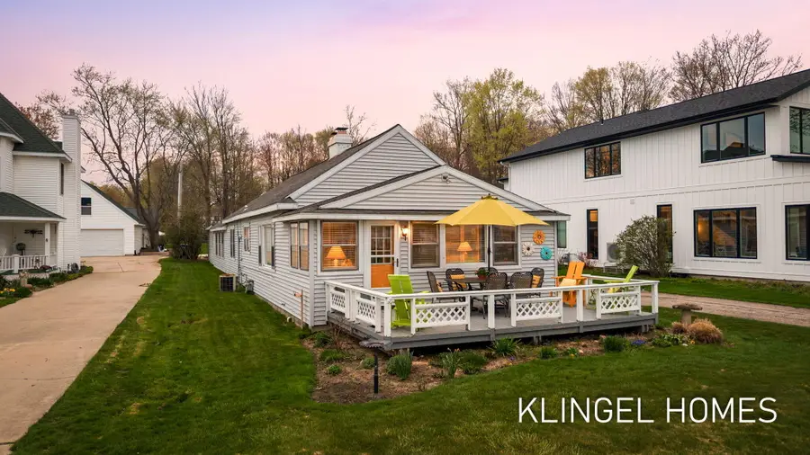 16527 Lakeview Street, Spring Lake, MI 49456 - #2