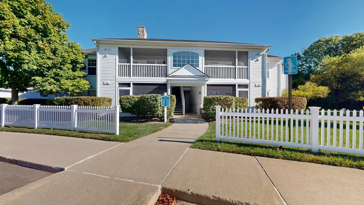 2678 S Knightsbridge Circle, Ann Arbor, MI 48105 - #1