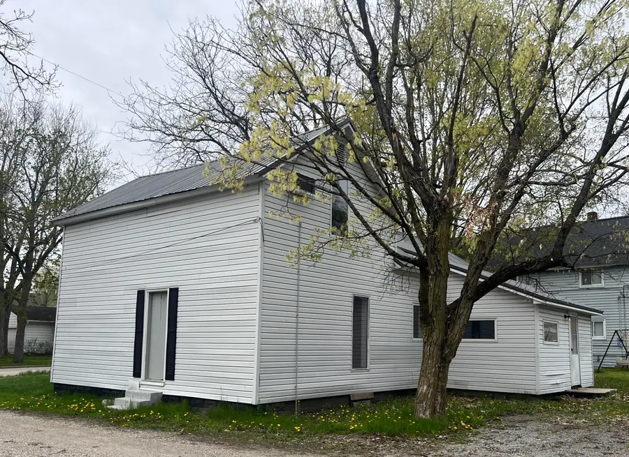 210 S Division Avenue, Fremont, MI 49412 - #2