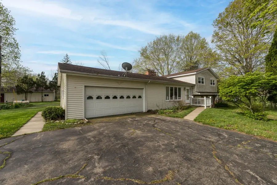 9027 W V Avenue, Schoolcraft, MI 49087 - #3