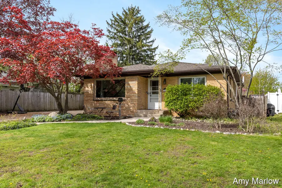 1553 Ridgewood Avenue Se, East Grand Rapids, MI 49506 - #2