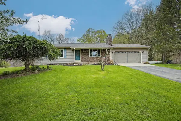6950 S Lacey Lake Road, Bellevue, MI 49021