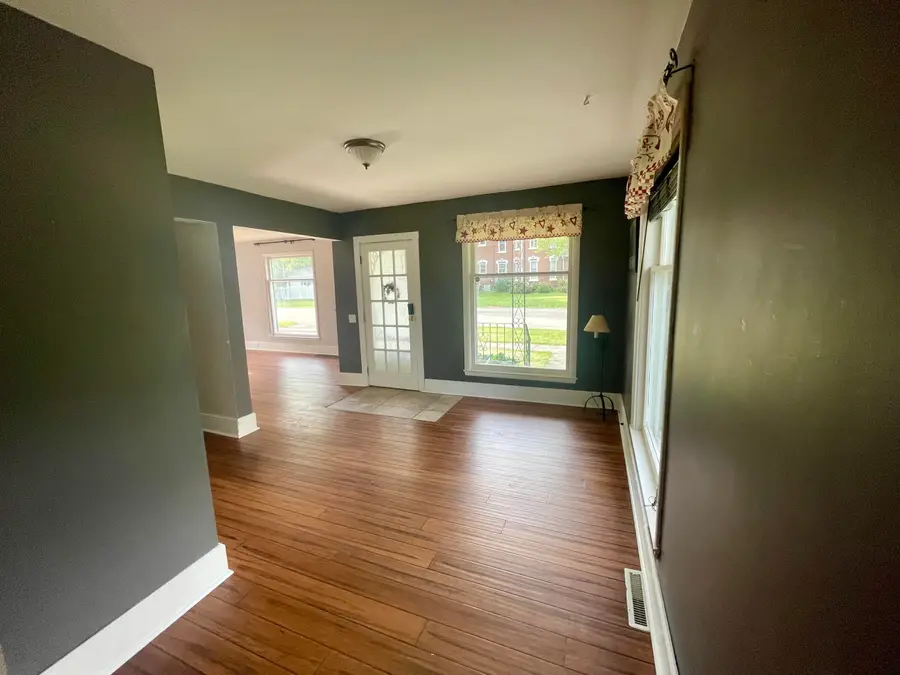 126 E South Street, Vicksburg, MI 49097 - #3