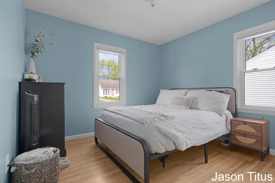 3332 Birchwood Avenue Sw, Wyoming, MI 49548 - #3