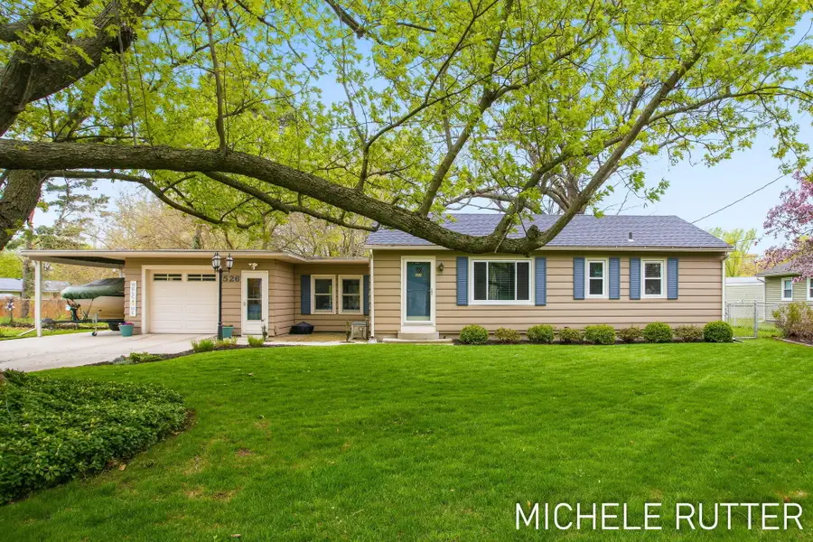 526 Pinecrest Street, Holland, MI 49424 - #2