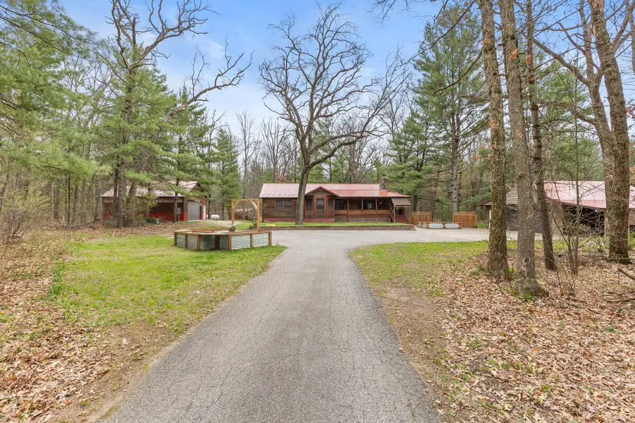 8462 Loveless Drive, Howard City, MI 49329 - #2