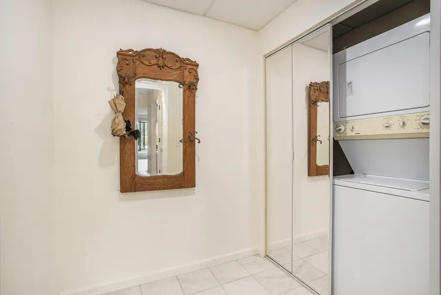 225 W Columbia Avenue #6, Battle Creek, MI 49015 - #3