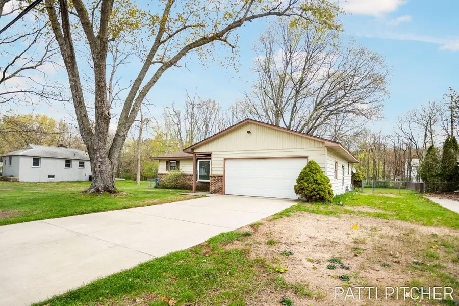 15500 Pine Street, Grand Haven, MI 49417 - #2