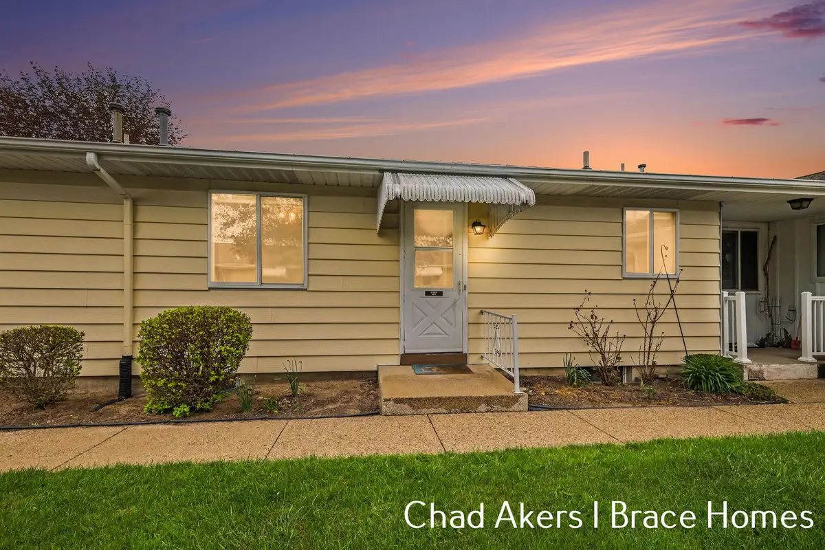 5912 Leisure South Drive Se, Grand Rapids, MI 49548 - #1