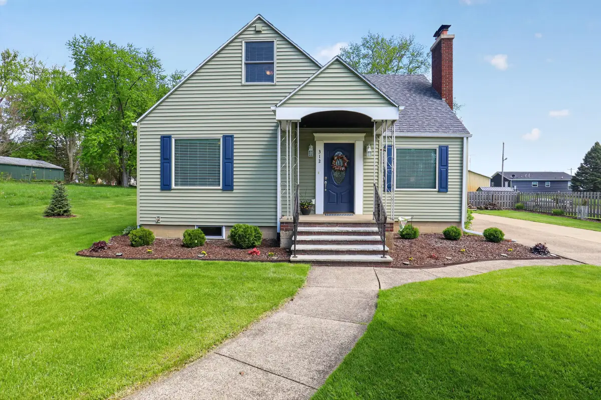 312 S Cleveland Street, Galien, MI 49113 - #1