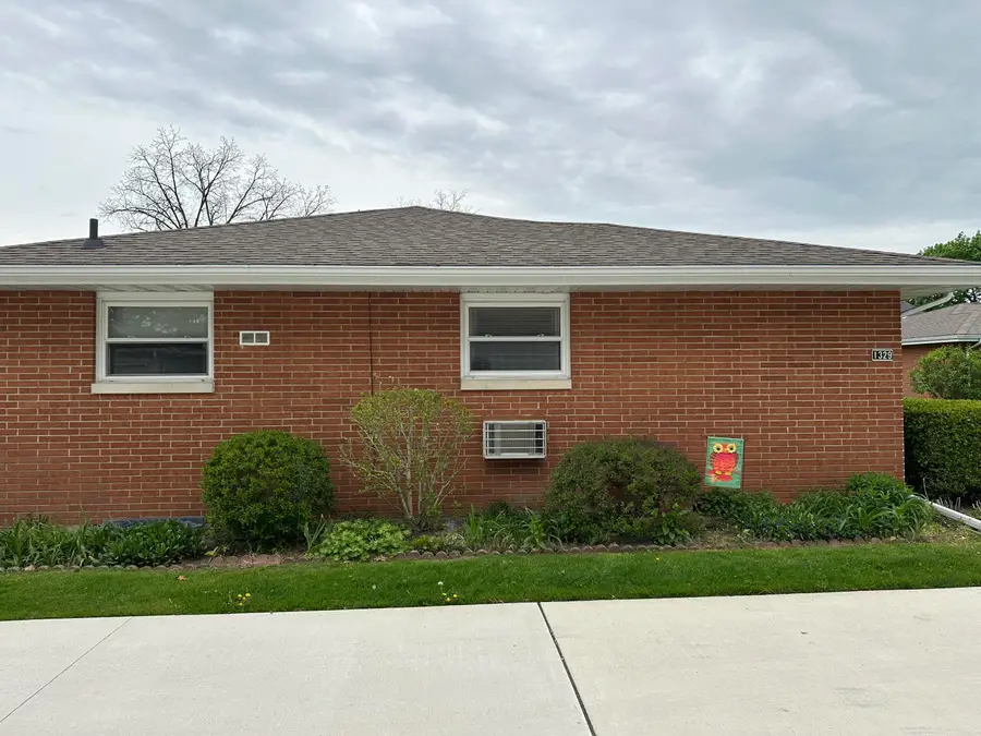 1329 Oak Street #C-2, Niles, MI 49120 - #3