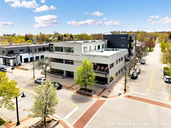 300 Washington Avenue #3, Grand Haven, MI 49417