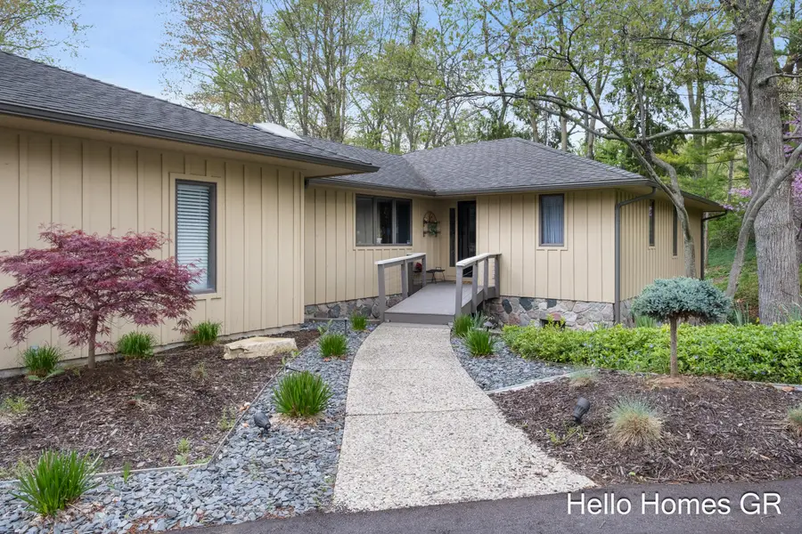 1901 Forest Shores Drive Se, Grand Rapids, MI 49546 - #3