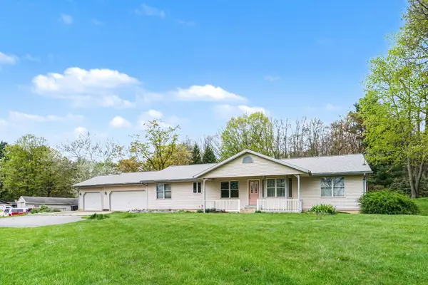 170 4th Street, Plainwell, MI 49080